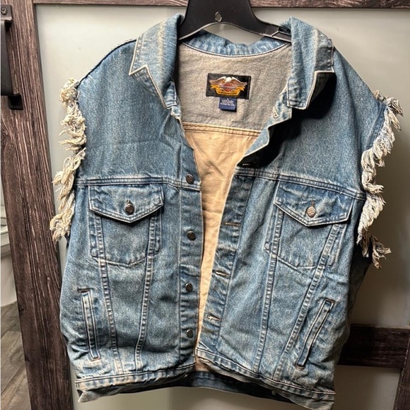 Men’s Harley-Davidson vest made in USA size L check it out very nice thanks 🙏 - Picture 1 of 8
